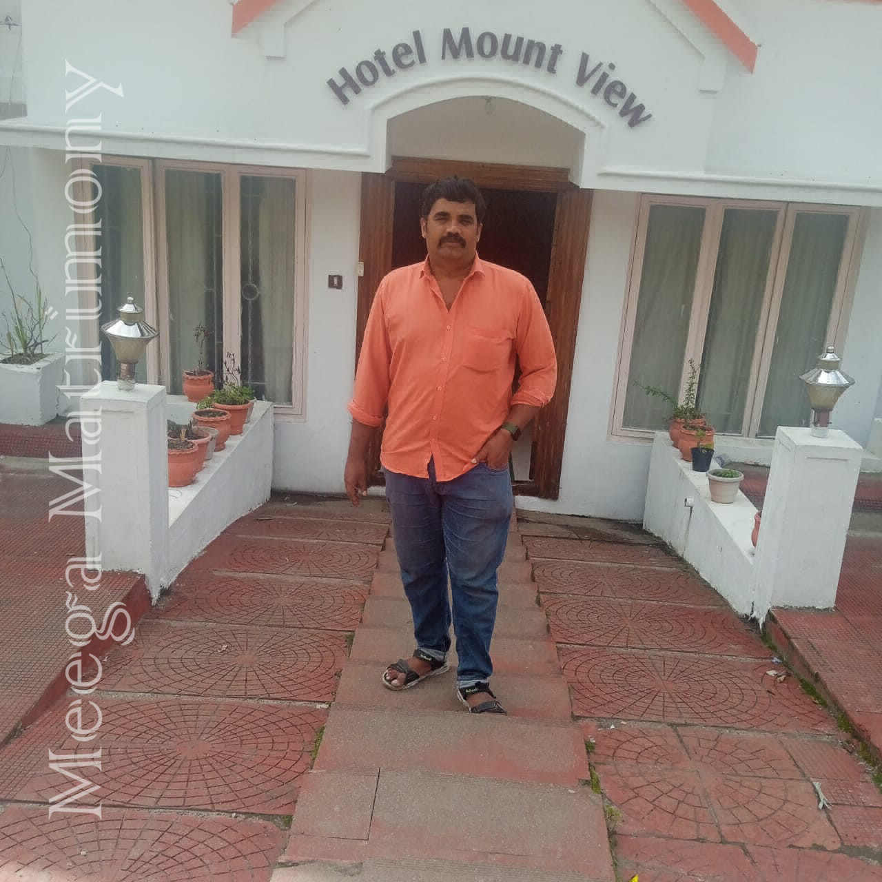member-img